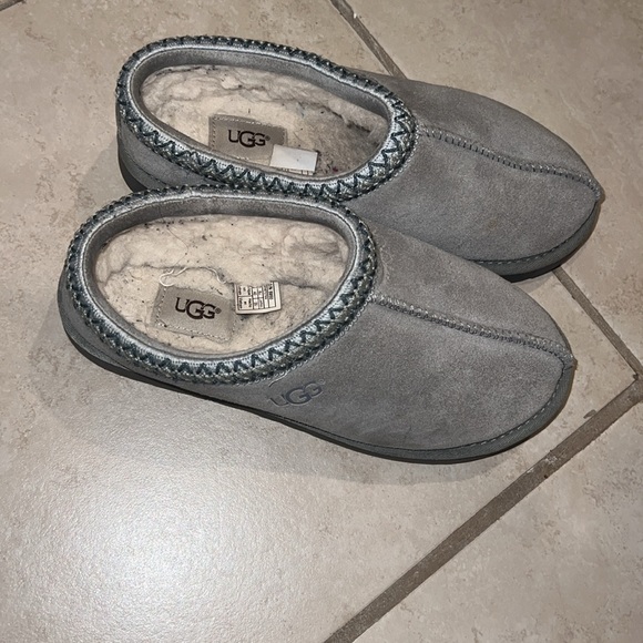 Grey Uggs - Picture 3 of 3